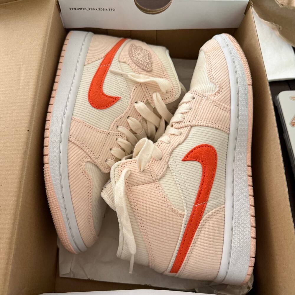 Sneakers Nike Air Jordan 1 Mid SE Corduroy Crimson Bliss Phantom Womens 6  *Read
